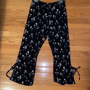 Floral flowy Capri pants